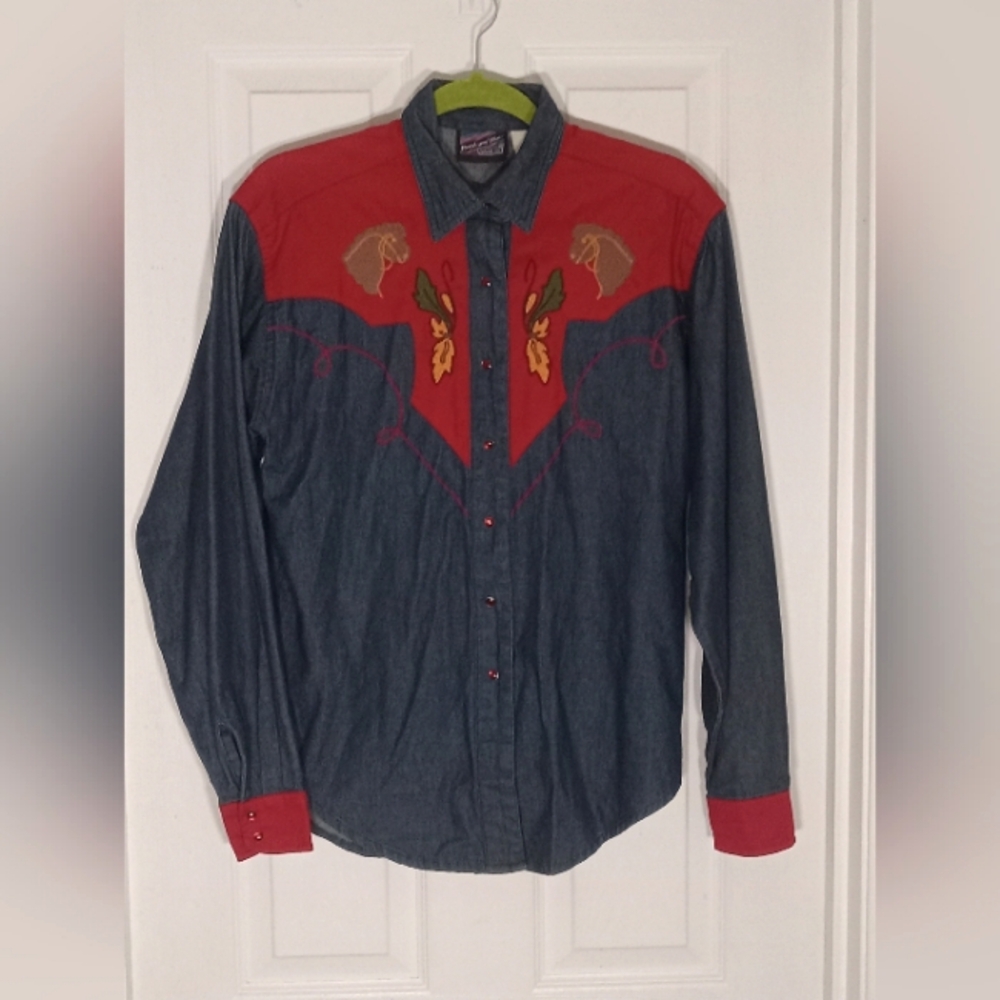Western red pearl snap shirt Ranch and Town